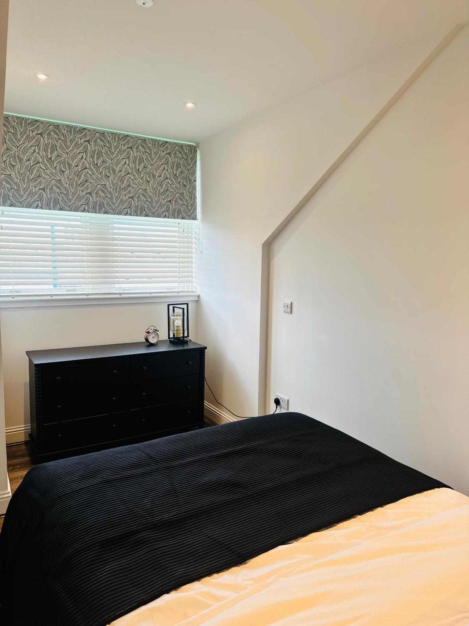 Barnet House Serviced Apartments Dunfermline Kültér fotó